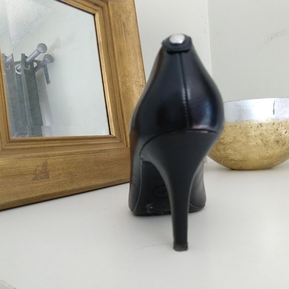 Michael Kors black heels - Picture 4 of 7